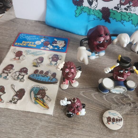 Vintage 80s Lot Of California Raisins PVC  Vinyl Figures & Collectibles Stickers - Picture 4 of 12